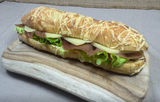Sandwich serrano comté